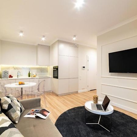 Mennica Residence Luxury Location Warschau Exterior foto