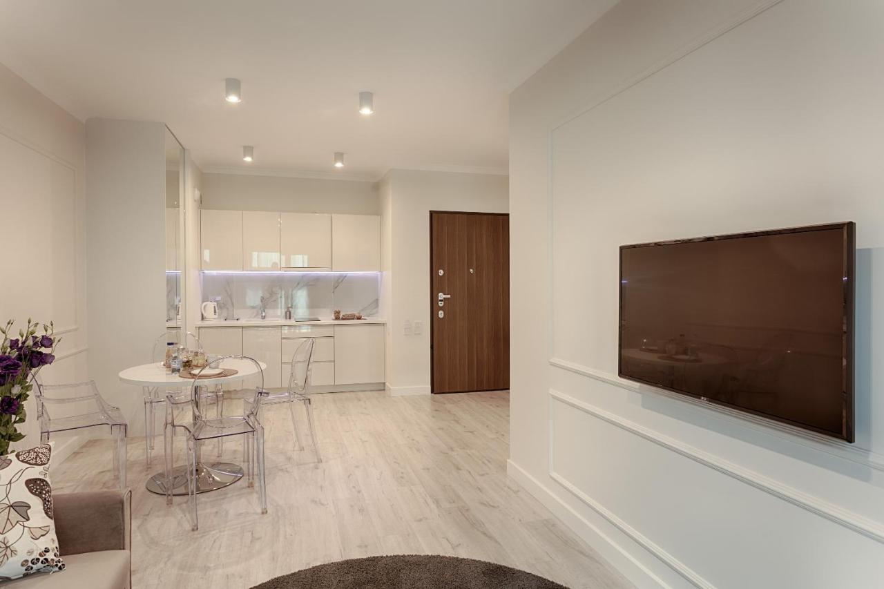 Mennica Residence Luxury Location Warschau Exterior foto