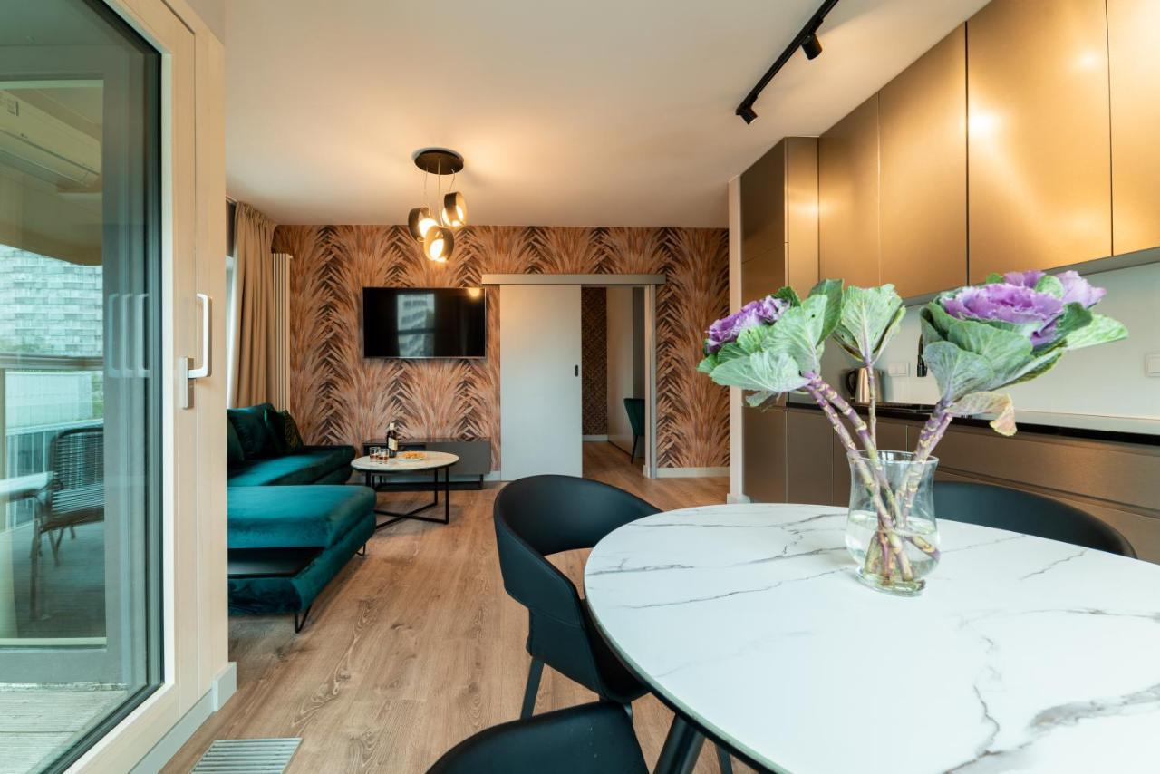Mennica Residence Luxury Location Warschau Exterior foto