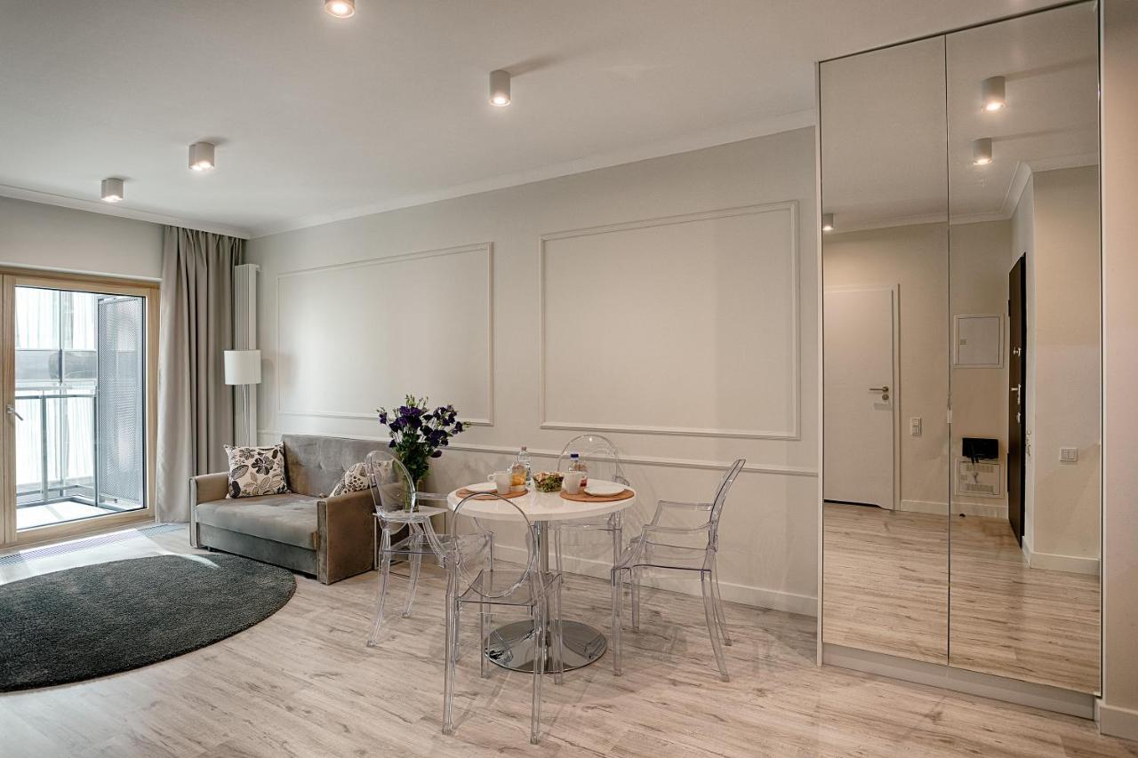 Mennica Residence Luxury Location Warschau Exterior foto