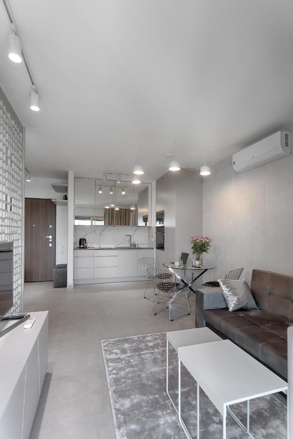 Mennica Residence Luxury Location Warschau Exterior foto