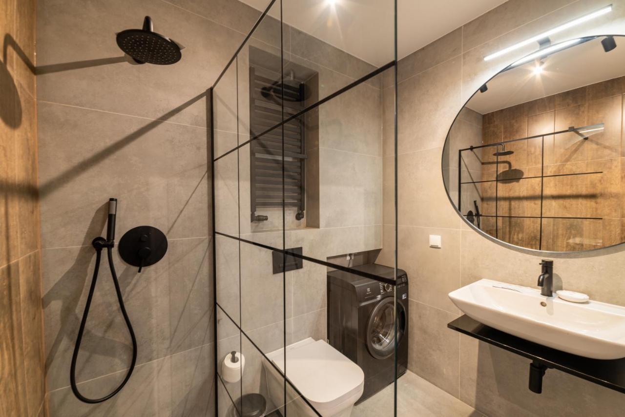 Mennica Residence Luxury Location Warschau Exterior foto
