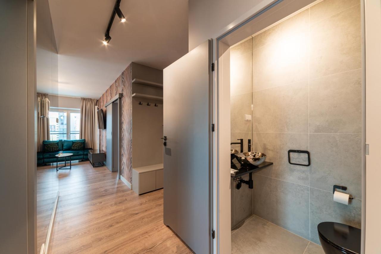 Mennica Residence Luxury Location Warschau Exterior foto