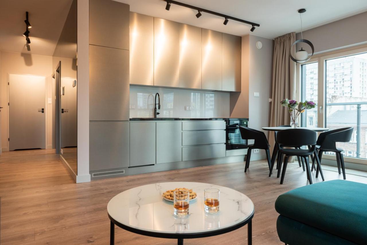 Mennica Residence Luxury Location Warschau Exterior foto